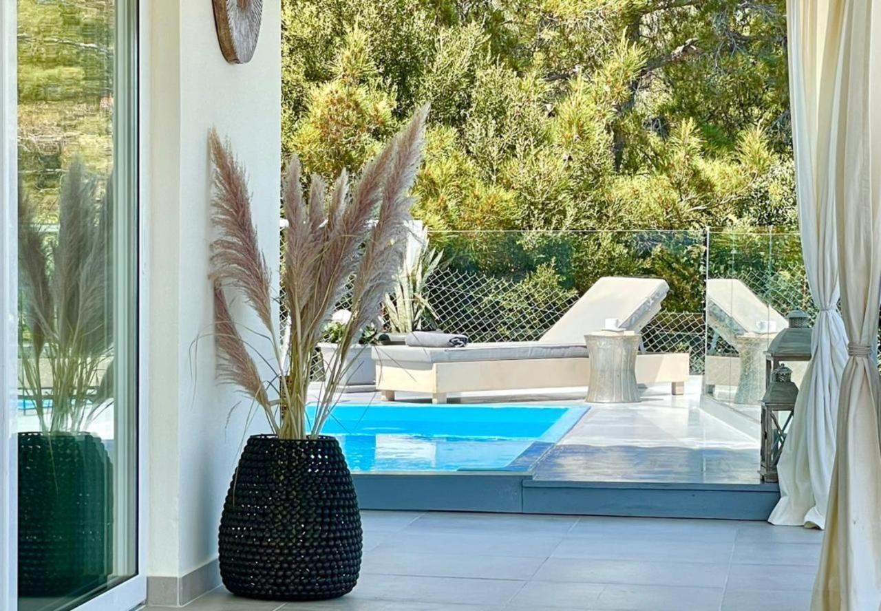 Olive Heated Pool Villa *